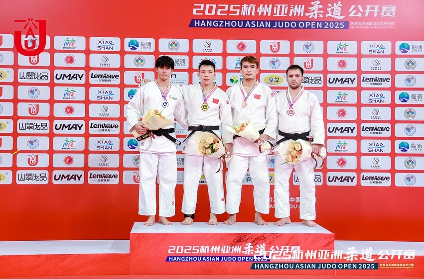 Keishin Ochi (UWA Judo Club) with the silver medal in the Men’s Under 81kg division.